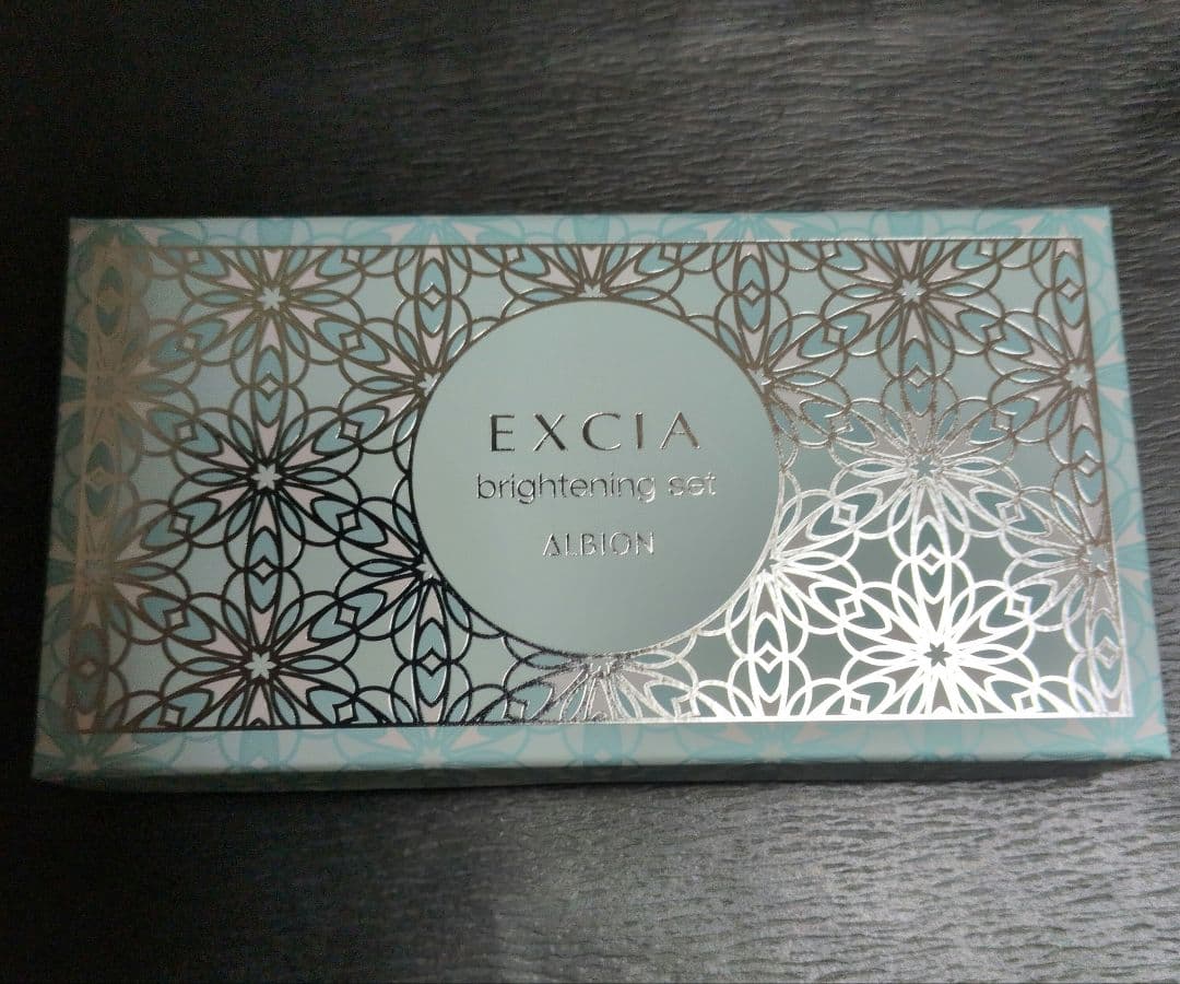 エレガンス2025クリスマスコフレ クードゥフードル elegance+エクシア