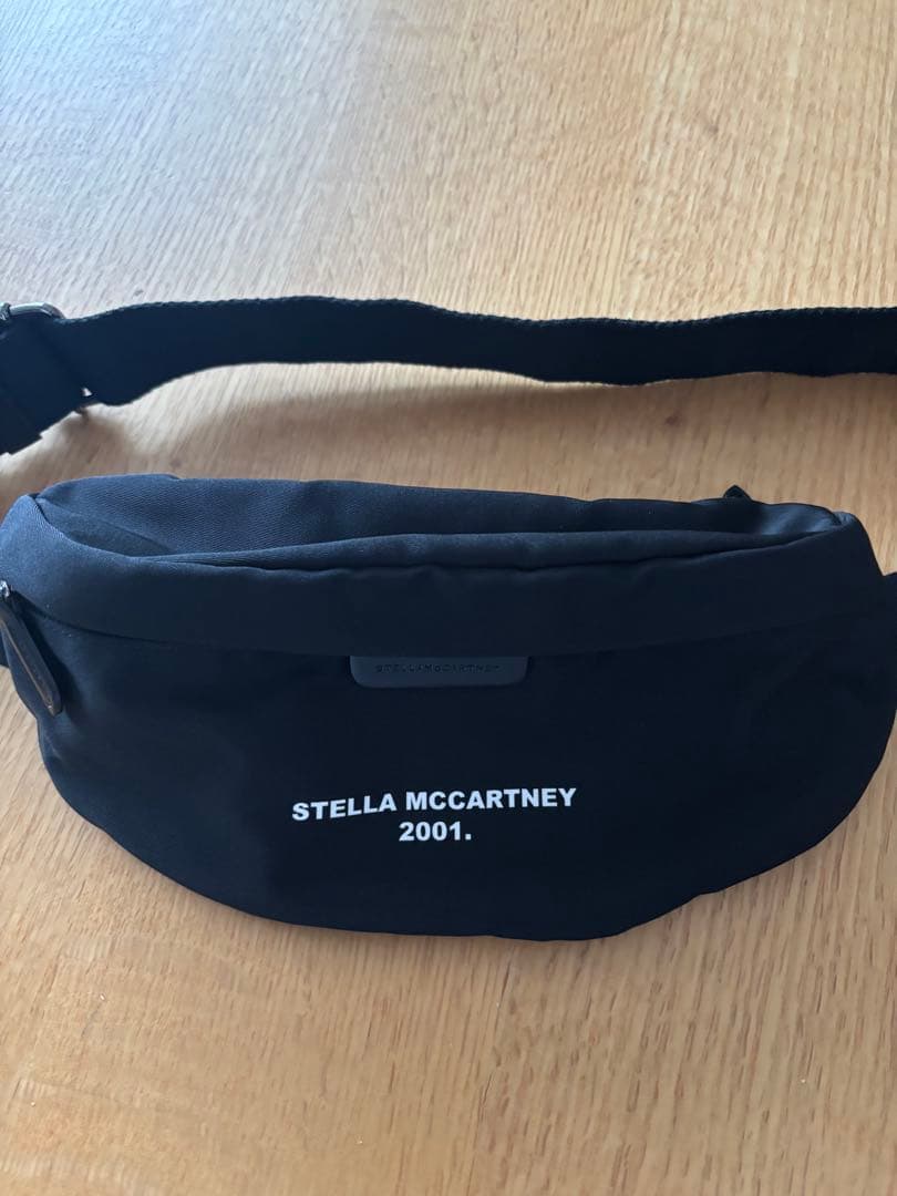 【hiTOme3492 】STELLA McCARTNEY ボディバッグ Women Black Logo Crossbody Bag | Stella McCartney US