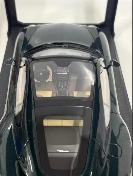 CULT 1/18 アルファロメオ ディスコ・ヴォランテ 2013 2台セット