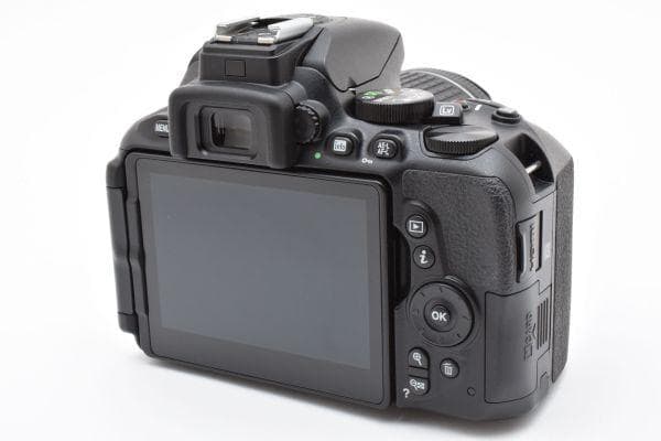 【美品】ニコン Nikon D5600 レンズキット 《ショット数2416回》