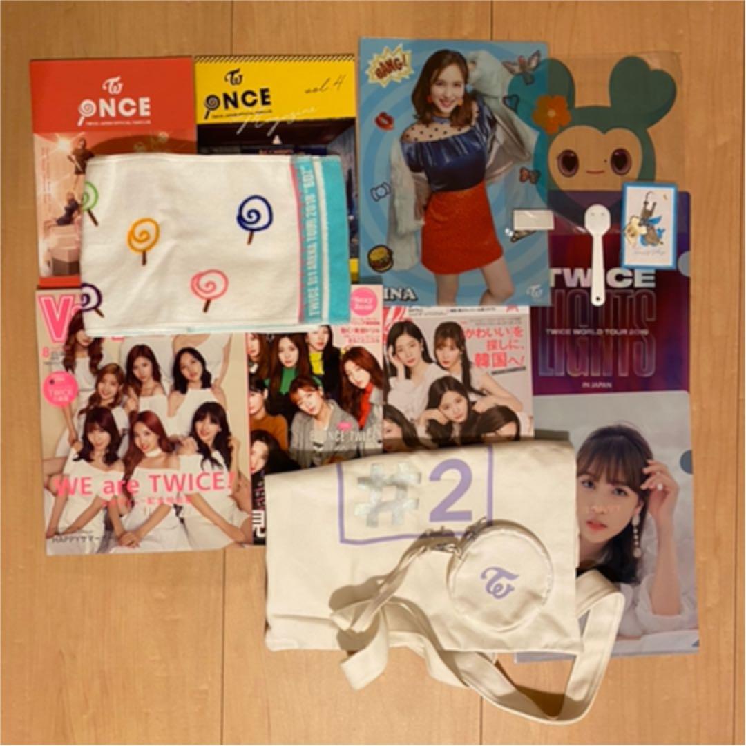 TWICE アルバム、CD、グッズ まとめ売り！ - メルカリ