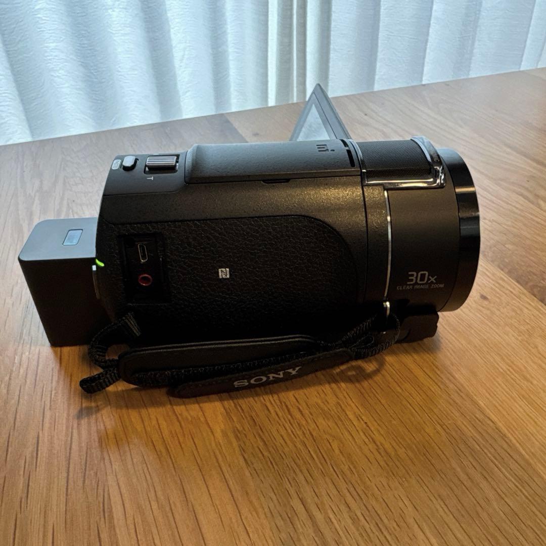SONY 4K Handycam FDR-AX45 ケース／小型グリップ三脚付きの通販はau