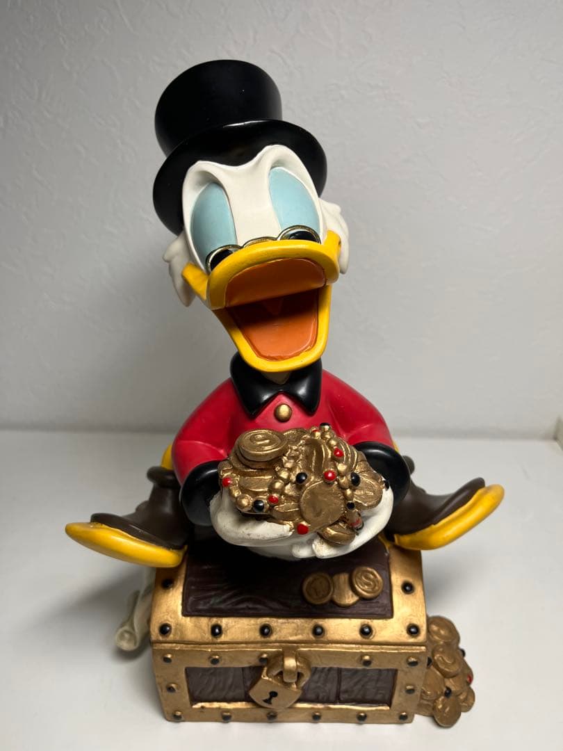ディズニー スクルージ 置物 宝箱 - メルカリ