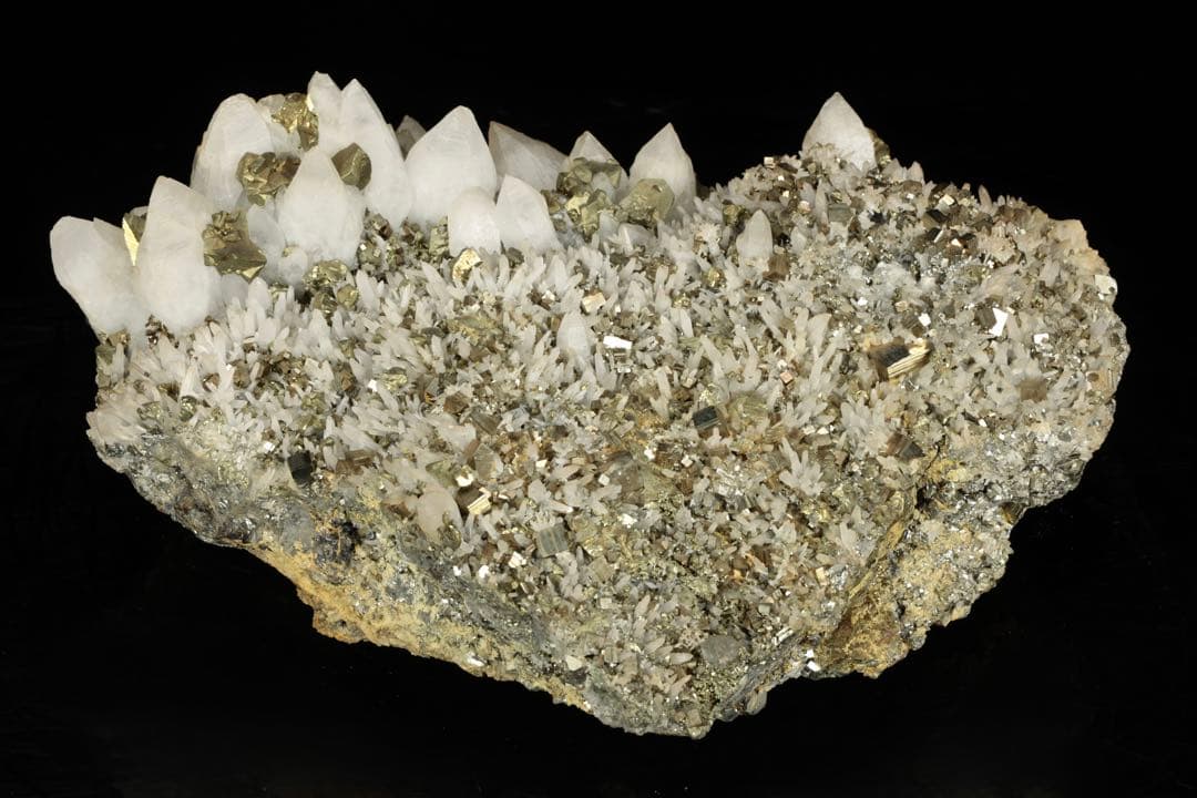 青森県尾太鉱山産 水晶 黄鉄鉱 7.9kg 天然石 原石 国産鉱物標本 鑑賞石