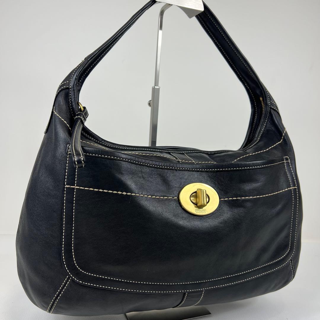 バッグ COACH leather turn lock Shoulder Bag y2k coach legacy turnlock shoulder bag 🤍 available in this week's