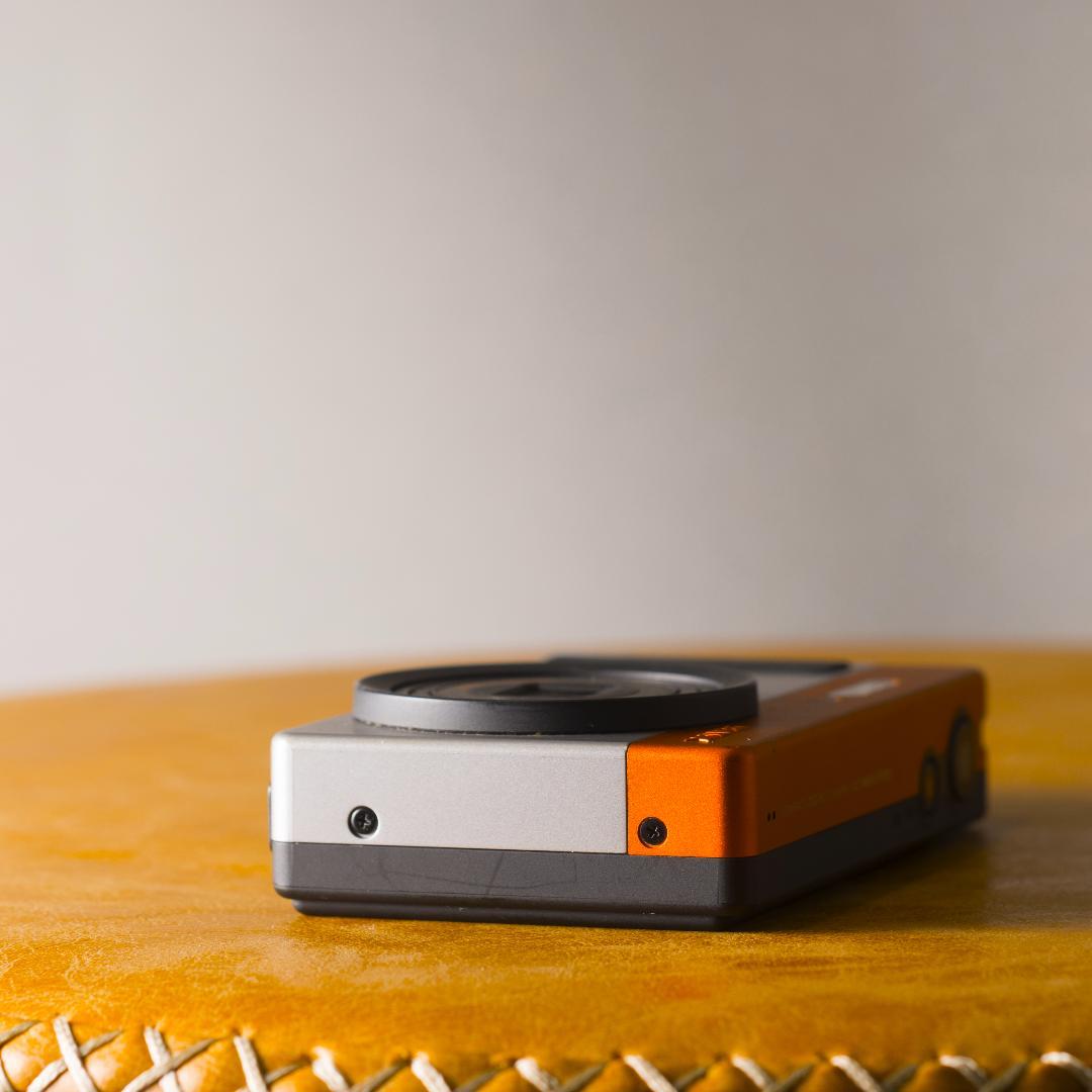 可愛いすぎるコンデジ】PENTAX optio H90 オレンジ×シルバー - メルカリ