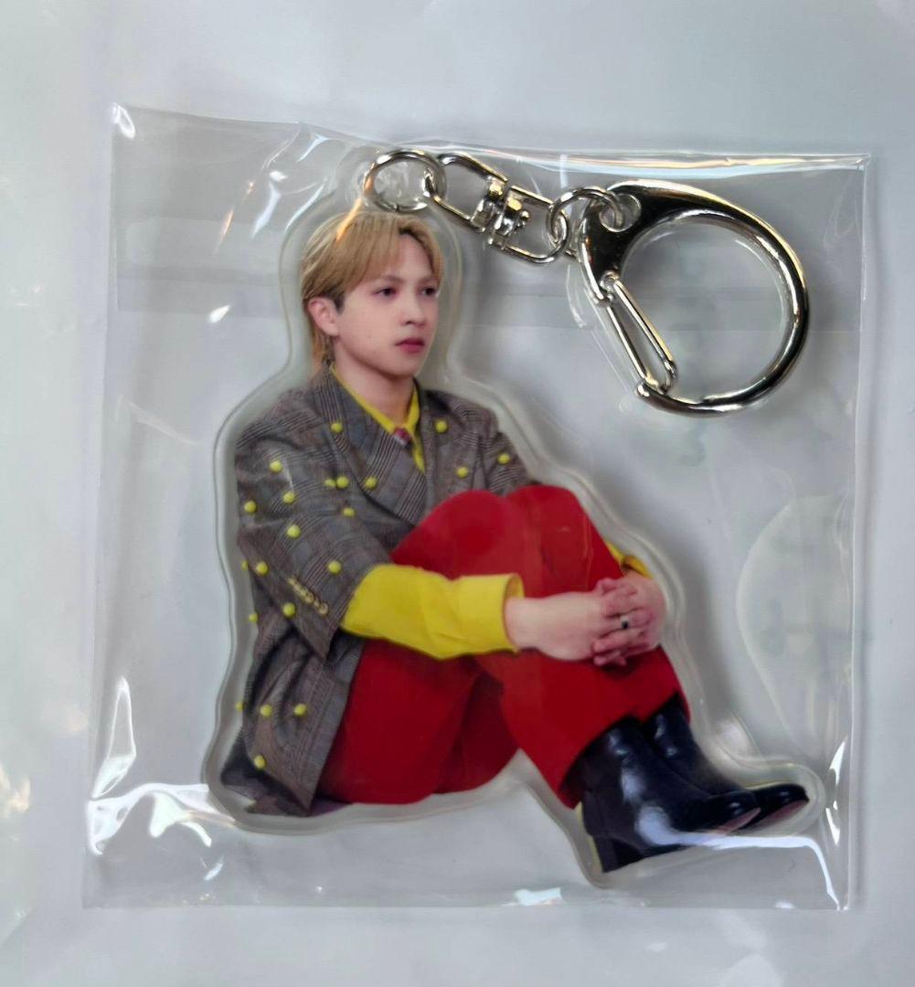 M!LK 吉田仁人 おすわりキーホルダー - メルカリ