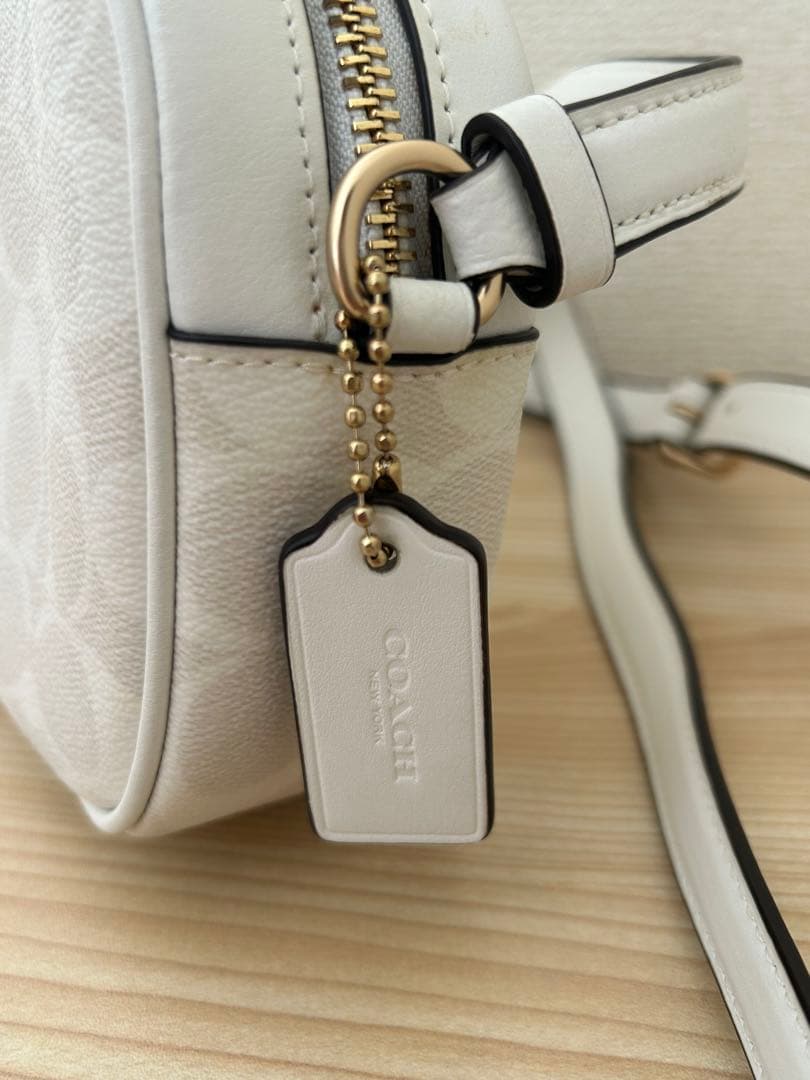 COACH ショルダーバッグ ホワイト 保存袋付き - メルカリ