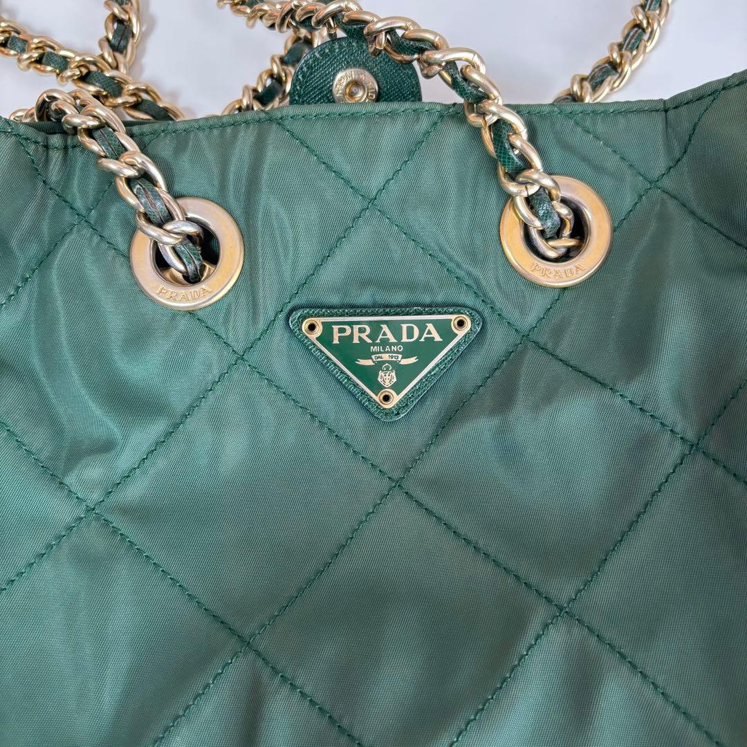 プラダ 緑 チェーン ショルダーバッグ ナイロン キルティング