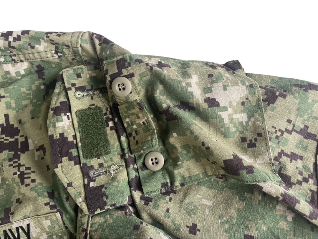 米海軍NAVY SAELs陸戦用戦闘服AOR2デジタル迷彩ジャケットL/Rサイズ
