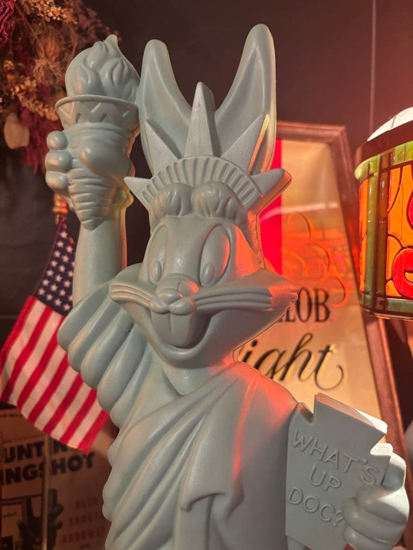 90s バックスバニー 自由の女神 貯金箱 - メルカリ