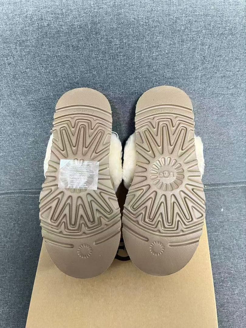 UGG ムートンブーツ ベージュ プラットフォームスリッパ 23.5cm