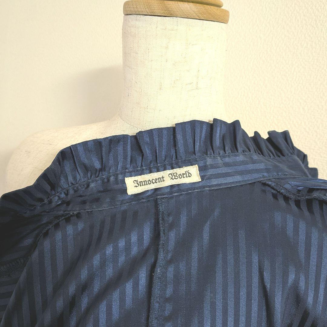 Innocent World サテンストライプブラウス ネイビー - メルカリ