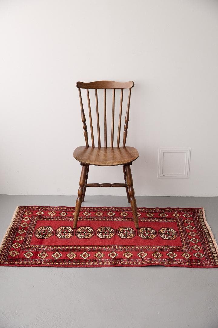 ヴィンテージラグ　トライバルラグ　ラホール産（130cm×78cm）赤　茶　黒