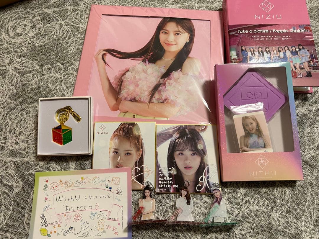 NiziU グッズ まとめ売り(激レア限定品有り) - メルカリ