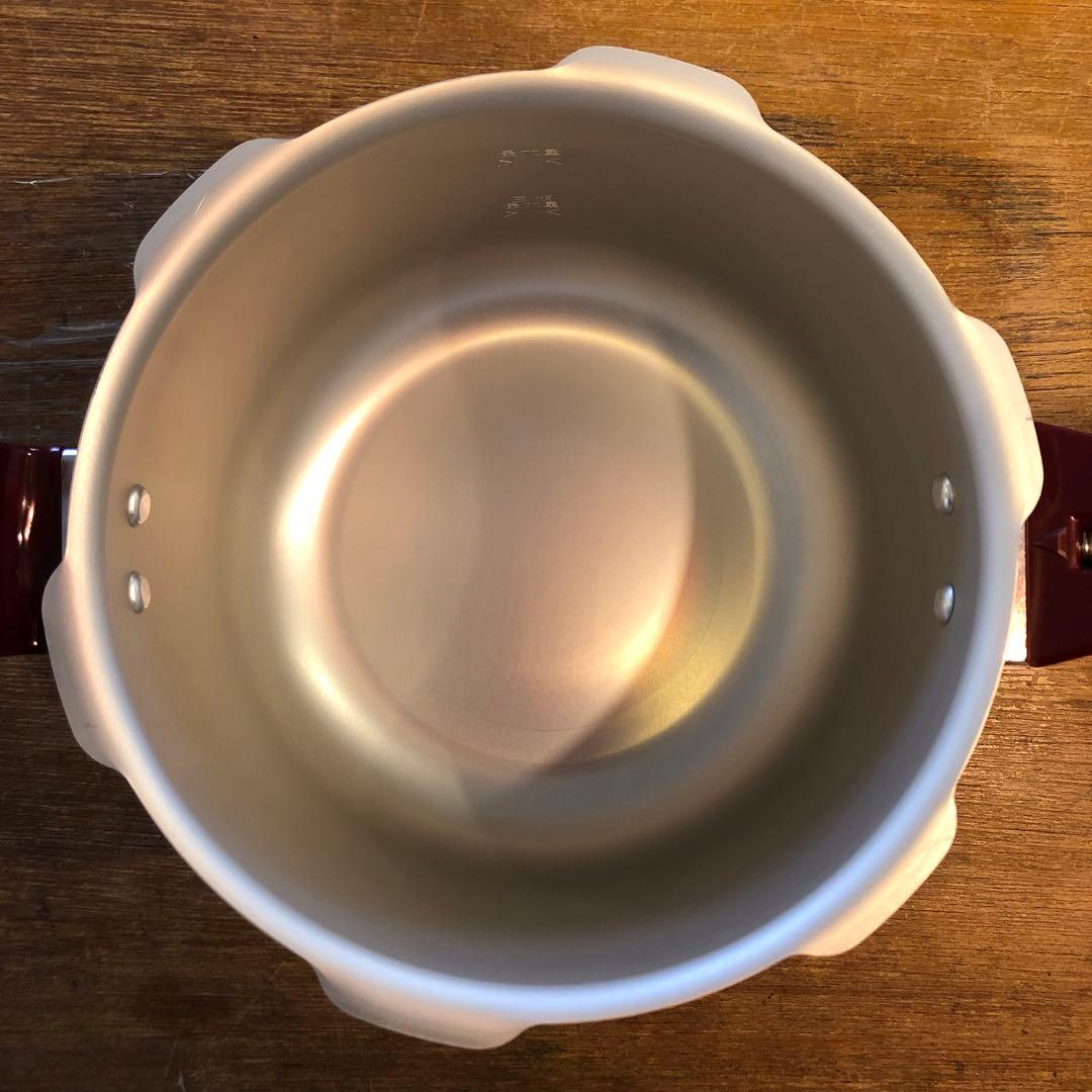 【新品未使用】理研 圧力鍋 こなべちゃん 3.0L 4号炊