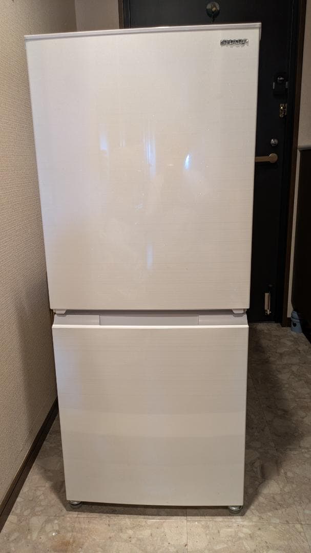 2022年製SHARP両ドア冷蔵庫 SJ-D15H-W 152L 取扱説明書付き Amazon | シャープ SHARP 冷蔵庫(幅49.5cm) SJ-D15H-W 152L つけかえ