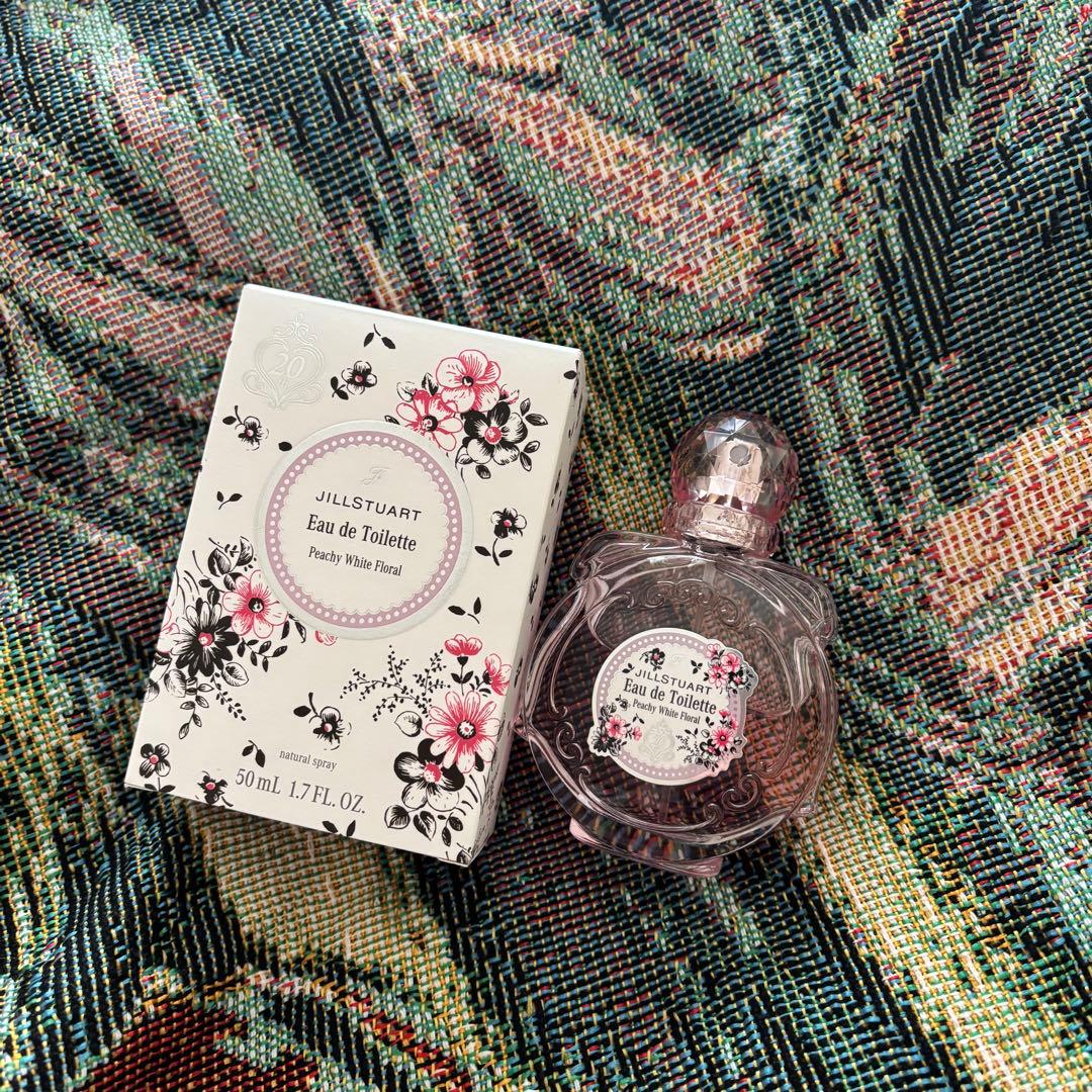 【限定品】JILLSTUART オードトワレ ピーチーホワイトフローラル ジルスチュアートのマンスリー限定コレクションで“ピーチー ホワイト