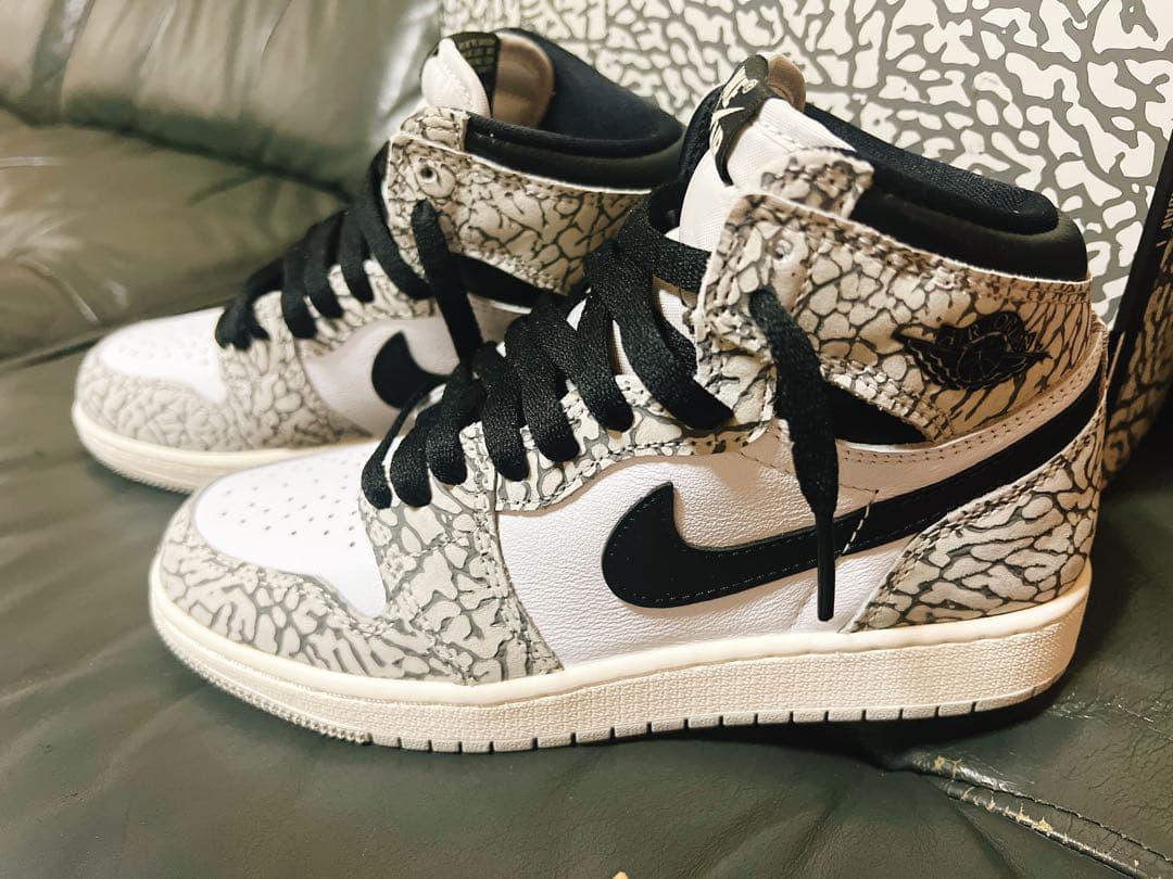 【新品未使用】エアジョーダン1 ホワイトセメント　22.5cm