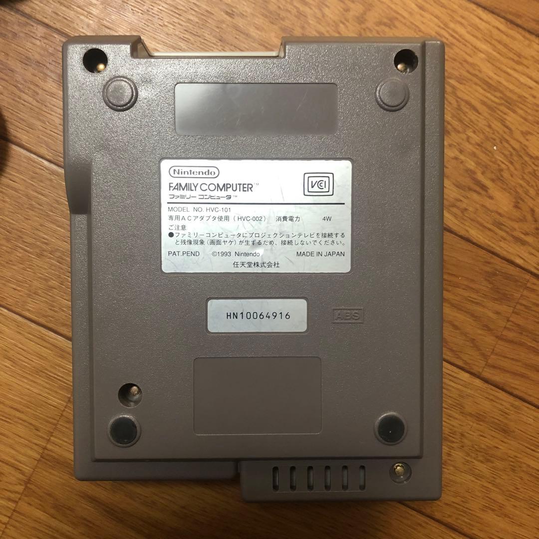 任天堂 ニューファミコン本体 一式 ファミコンソフト 8本セット 動作