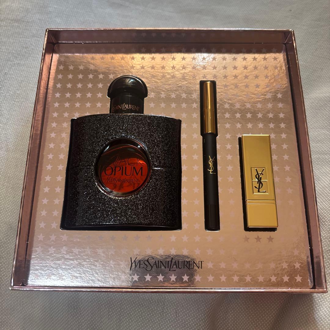 イヴ サンローラン ブラック オピウム オードパルファム50ml Amazon | イヴ サンローラン YSL ブラック オピウム 50ml EDP SP [並行
