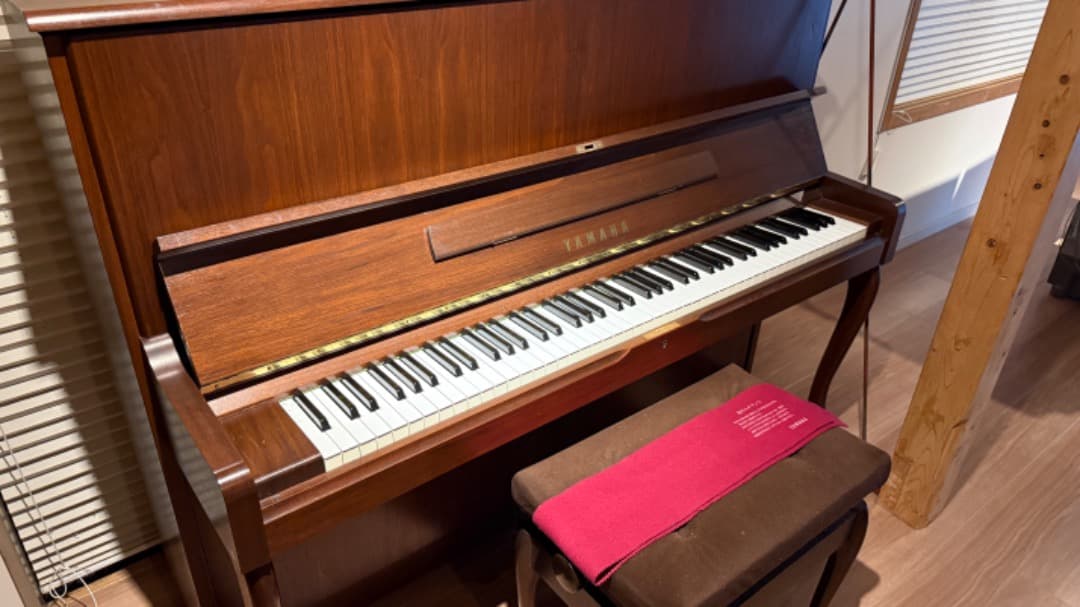 YAMAHA アップライトピアノ W110BW 艶消しウォールナット 猫足 - メルカリ