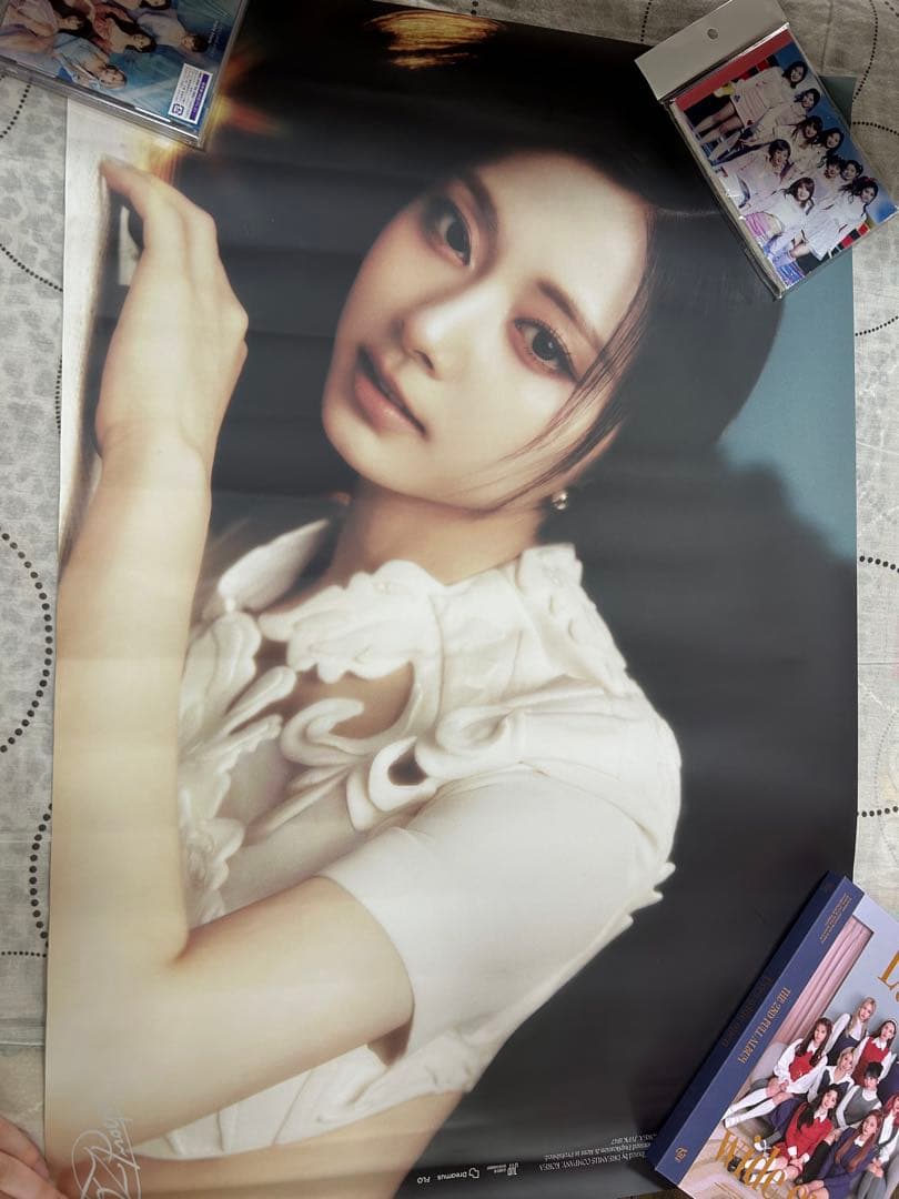 ツウィ うちわ ポスター アルバム aboutzu ラントレ まとめ売り - メルカリ