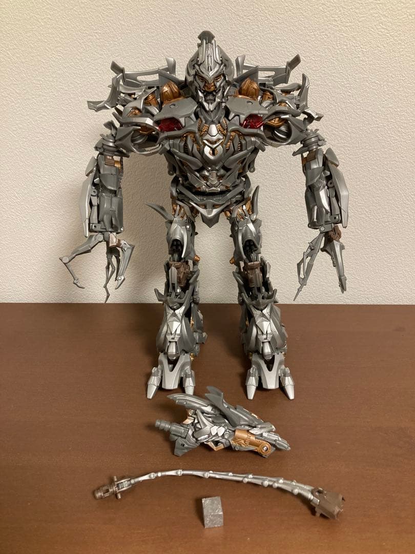 トランスフォーマー マスターピース ムービー メガトロン MPM-8 MPM-8 メガトロン｜トランスフォーマーオフィシャルサイト｜タカラトミー