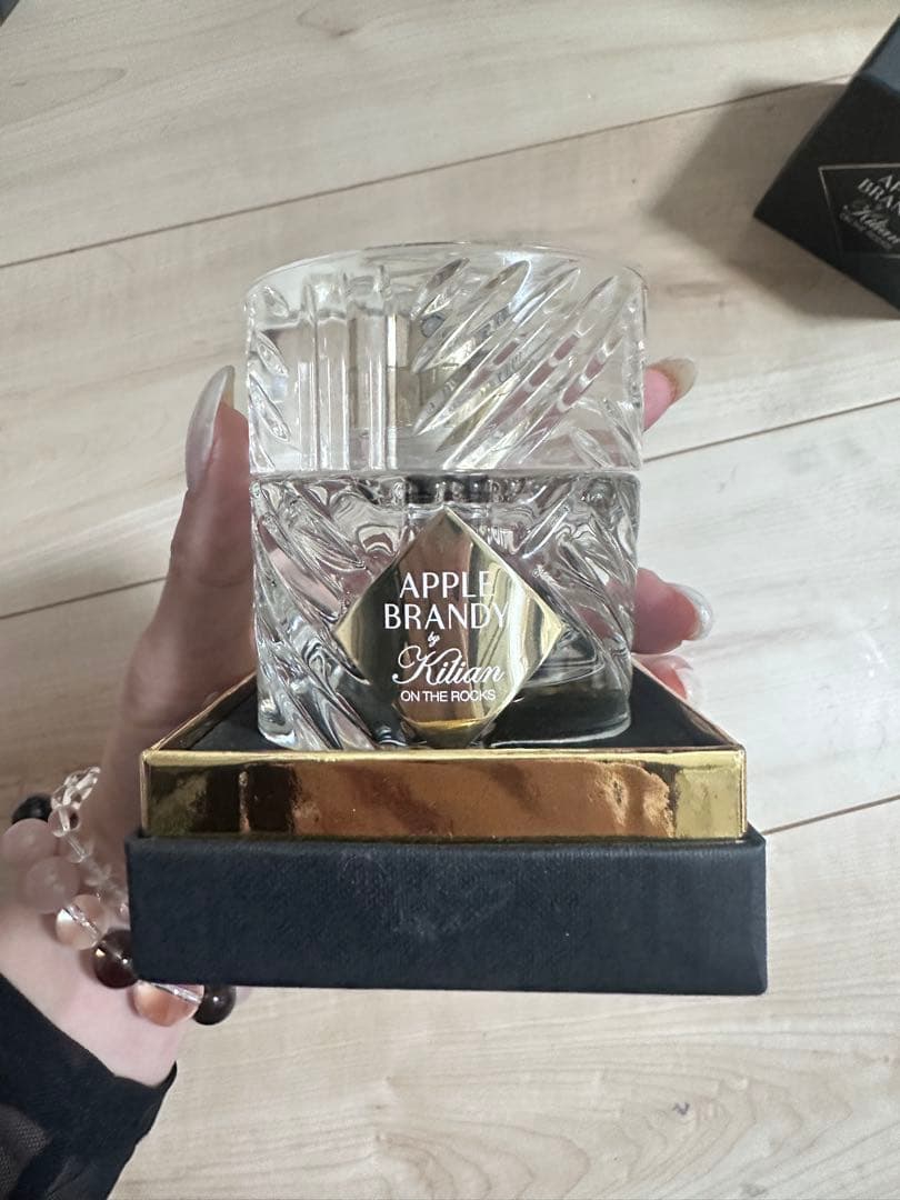 キリアンKILIAN Apple brandy 専用ボックス付き Apple Brandy on the Rocks - Parfum - The Liquors | KILIAN PARIS