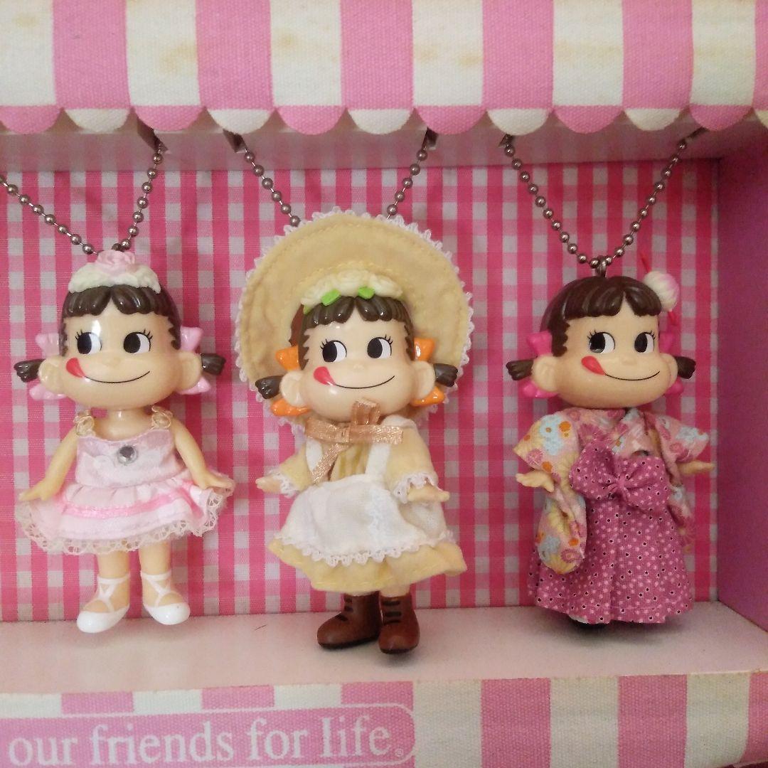 ペコちゃん不二家人形セット:ドールケース、コレクション