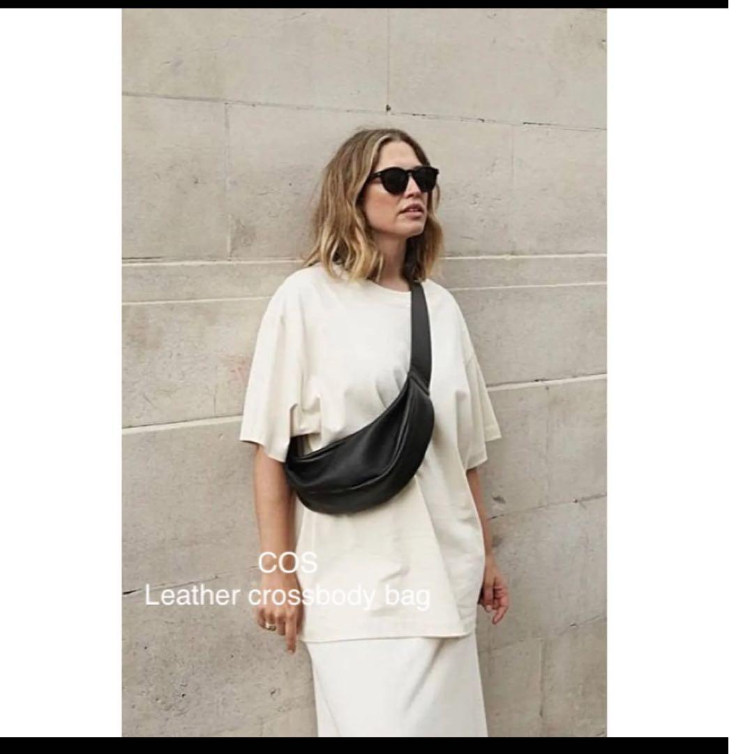 COSコス レザー クロスボディバッグ - メルカリ
