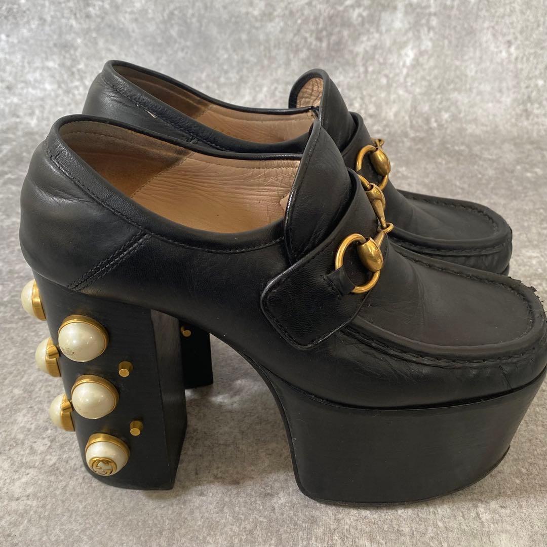 グッチ スタッズ レザー ホースビット 厚底 ローファー パール 22.5cm