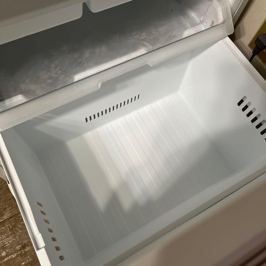 超メルカリ市お値引き】TOSHIBA 冷蔵庫 ホワイト 294リットル