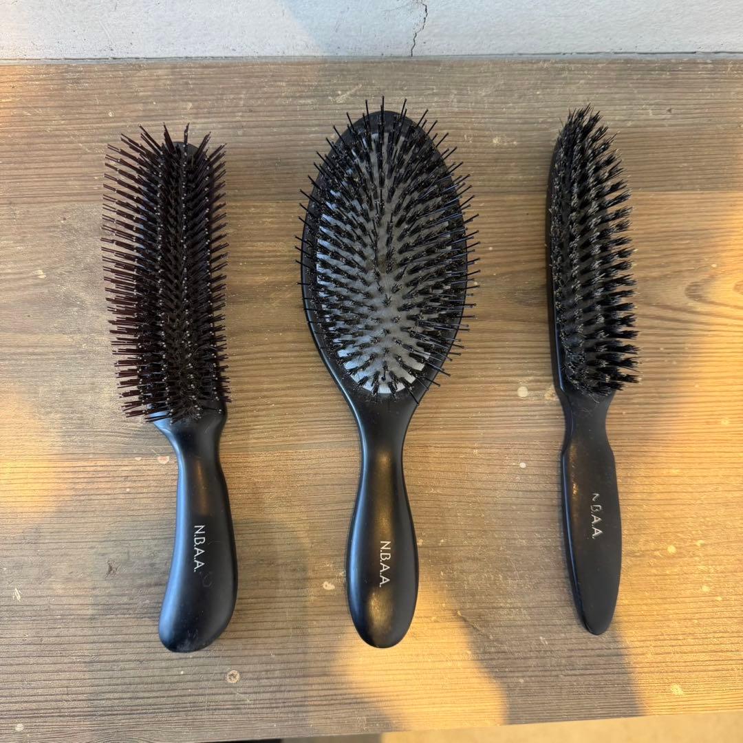 NBAA ヘアアレンジセット ブラシ ピン コーム まとめ売り - メルカリ