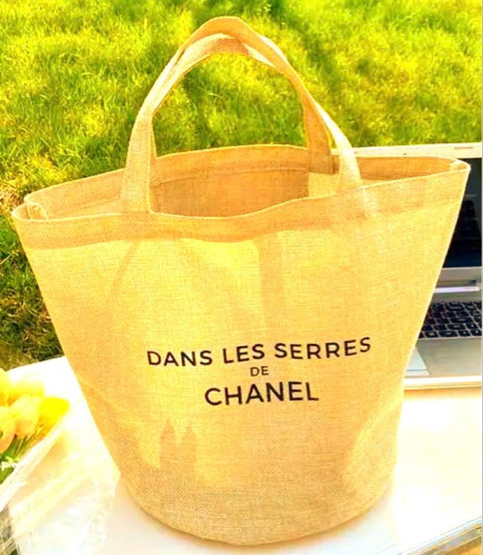 CHANEL エコバッグ ベージュ　シャネルロゴチャーム付き 楽天市場】CHANEL シャネル 22 マトラッセ メダルチャーム付き