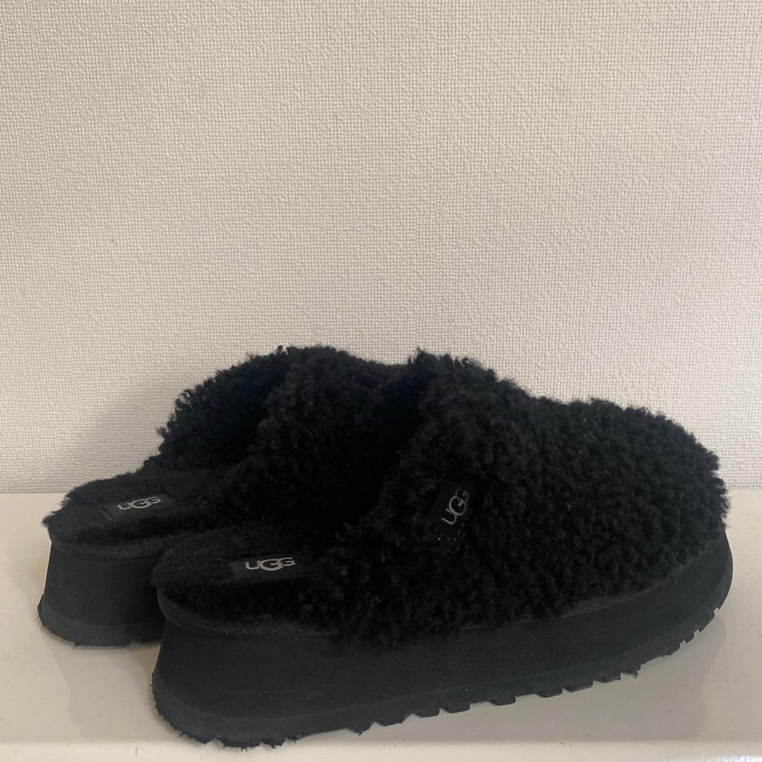 ugg マキシカーリー　23センチ　スリッポン　サンダル UGG（アグ） サンダル MAXI CURLY PLATFORM マキシ カーリー