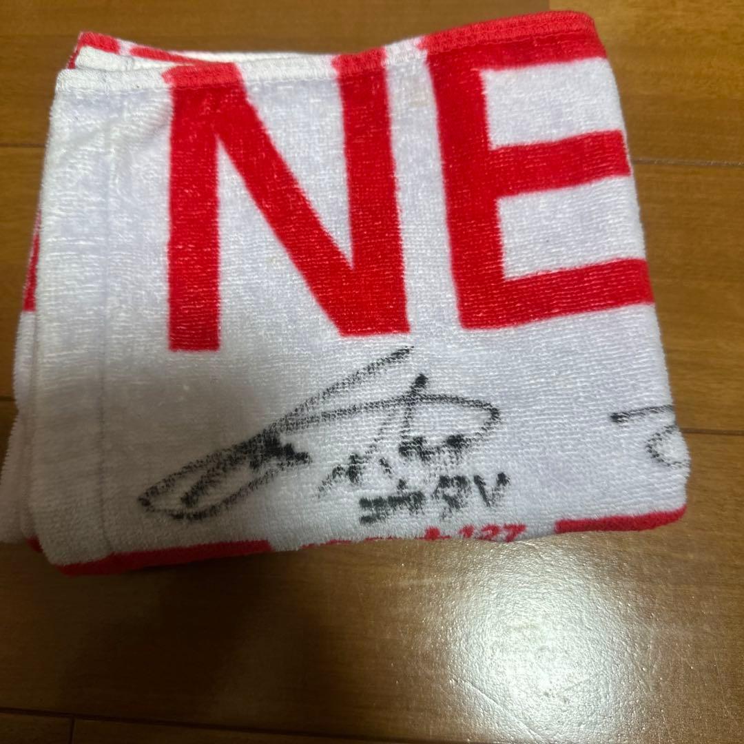 NCT127 直筆 サイン入りタオル - メルカリ