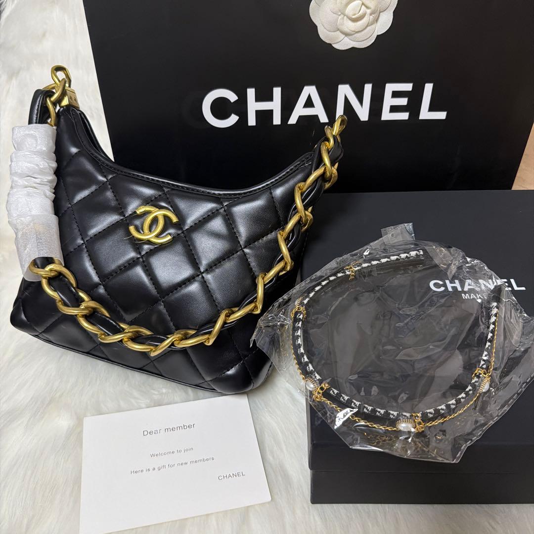 ミ*ー様 CHANEL ブラック レザー ショルダーバッグ CHANEL シャネル チョコバー レザー ミニボストン ショルダーバッグ