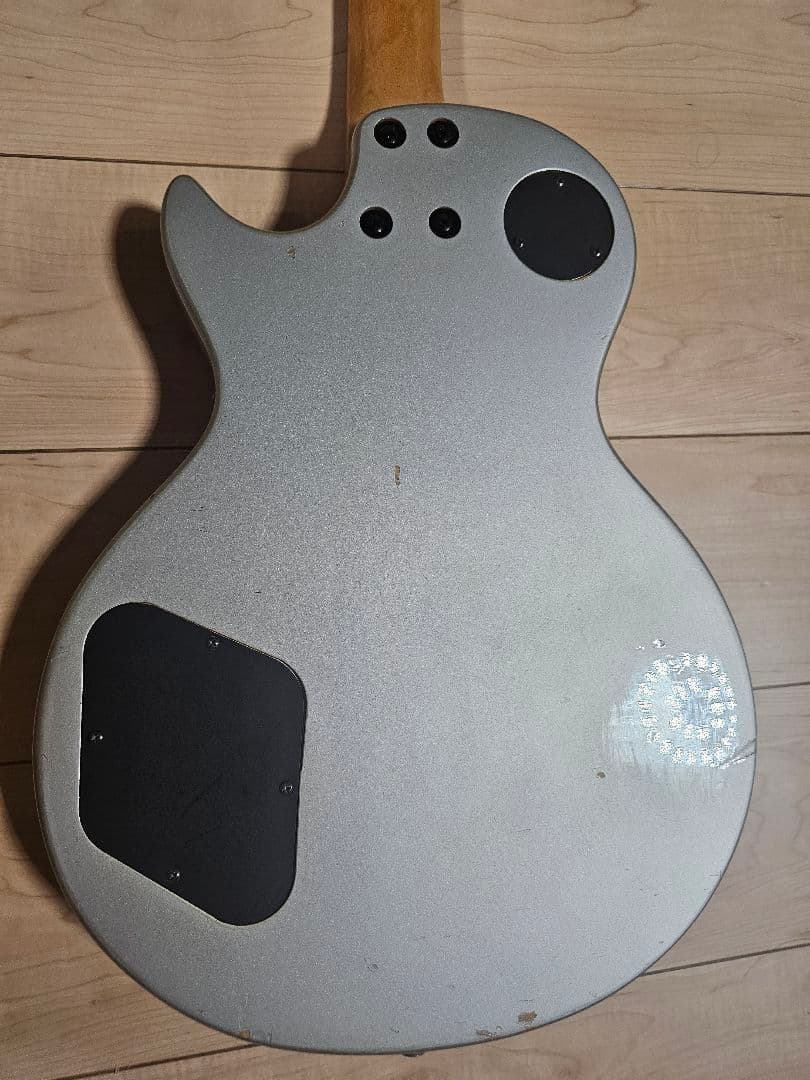 Burny レスポールタイプ エレキギター シルバー - メルカリ