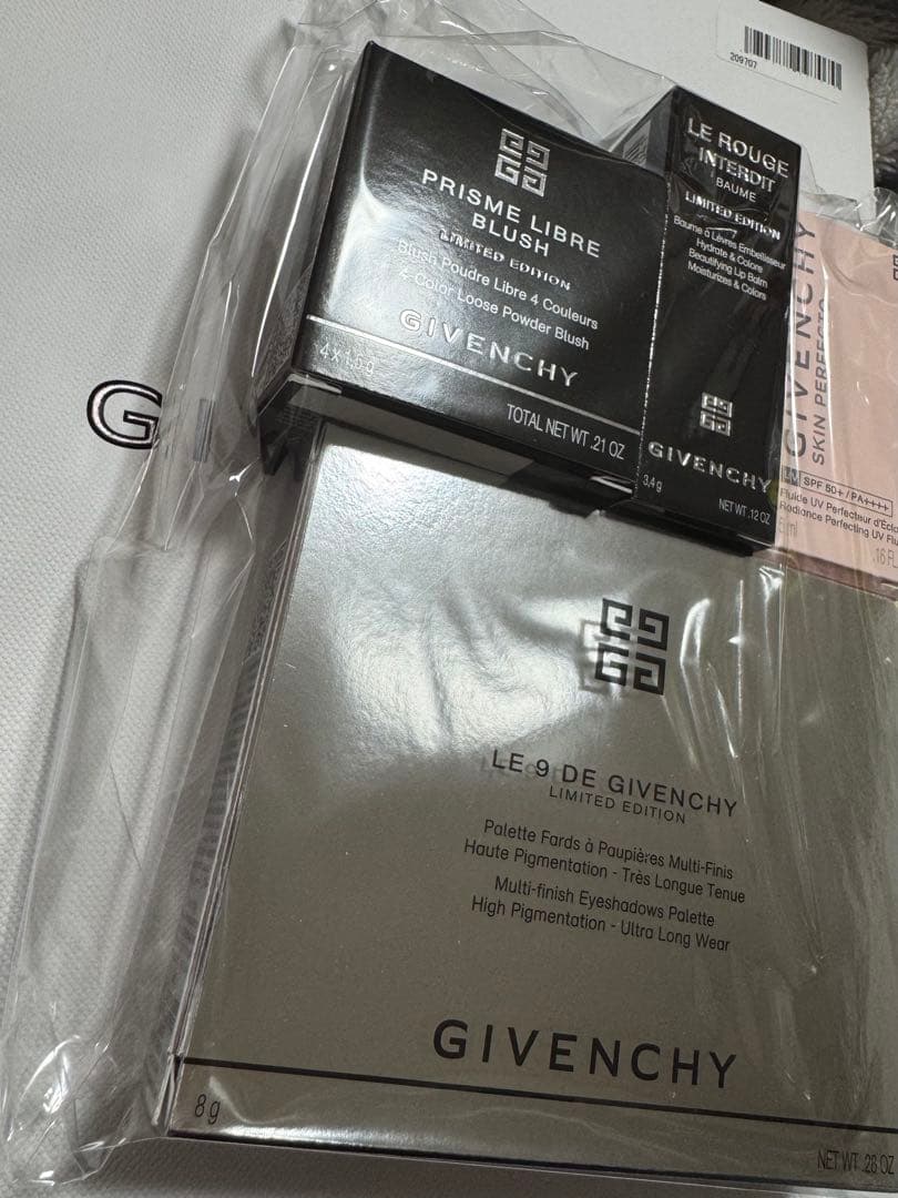 最終値下！GIVENCHY ⭐︎2025ラッキーバッグB☆福袋 - メルカリ