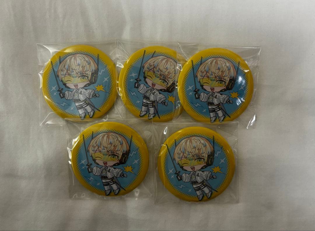 HEROES Half Anniversary ランダム缶バッジ(緋八マナ) - メルカリ