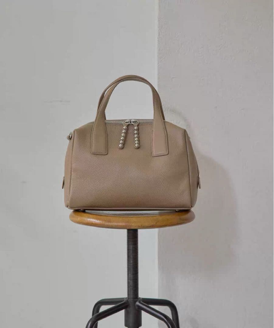 earpapillonner 《本革/ショルダー付き》スタッズボストンバッグ