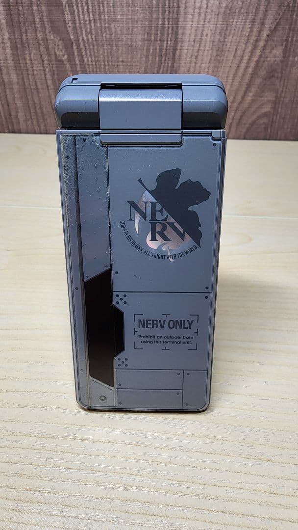 NTTドコモ SH-06A NERV ヱヴァ公式コラボモデル 付属品完備 美品 ドコモ、「SH-06D NERV」実機公開 - 話題の