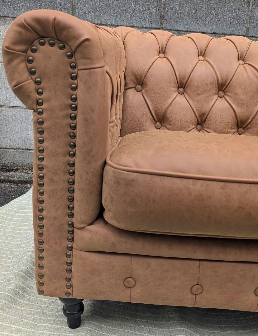 VINCENT PUレザーコンパクトチェスターフィールドシングルソファ ②の