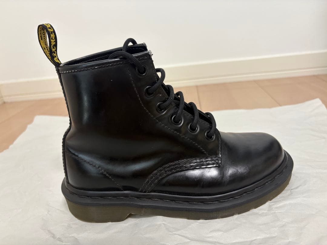 【希少】ドクターマーチン 6ホール 黒ステッチ 22.5cm