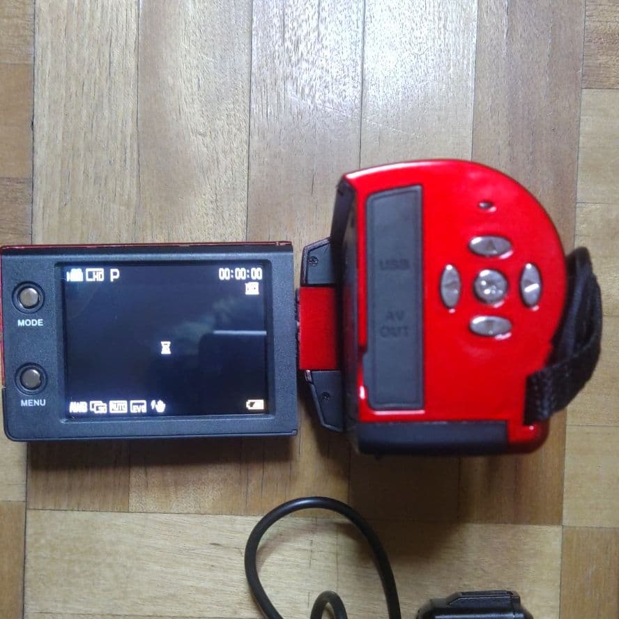 デジカメ    本体  6cm × 10.5cm × 5.5cm