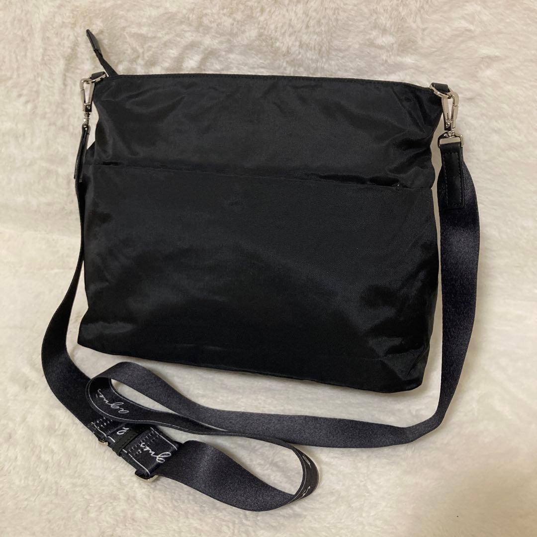 極美品 アニエスべー ナイロンショルダーバッグ 斜め掛け ロゴテープ