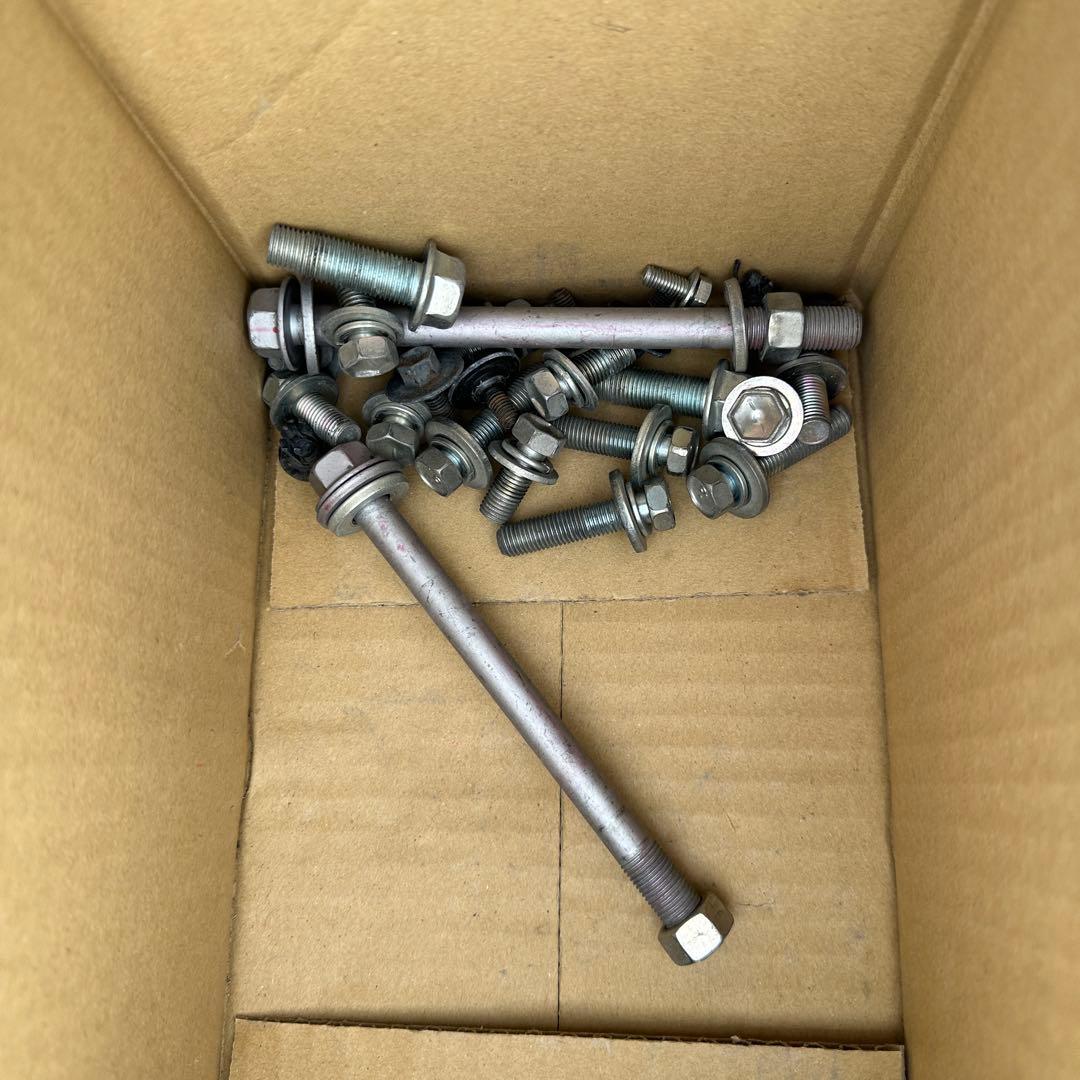 再販ランドクルーザー GRJ79純正フロントバンパー 一式 送料込み