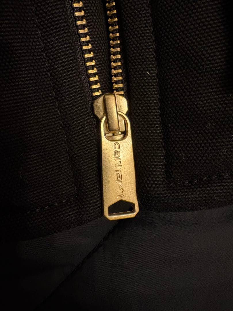 カーハート ダックベストL 2025年12月購入試着後洗濯試着のみ 黒 美品