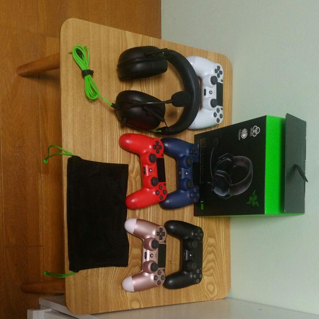 純正コントローラー5つと、RazerのBLACKSHARKV2Xあります e スポーツ向けヘッドセット – Razer BlackShark V2 X | Razer 日本